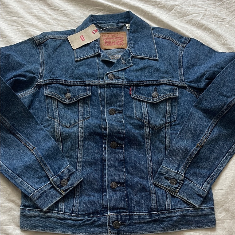 Women’s Levi's Denim Jacket SIZE SMALL